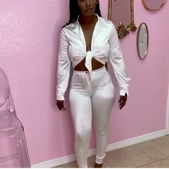 2 piece suit - Picture 1 of 3